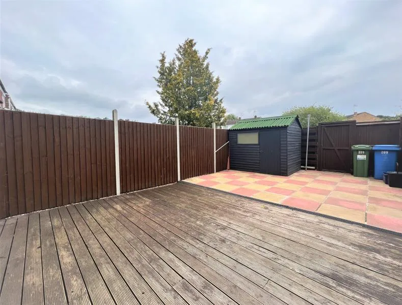 Pinewood Park, Farnborough, GU14, photo 11