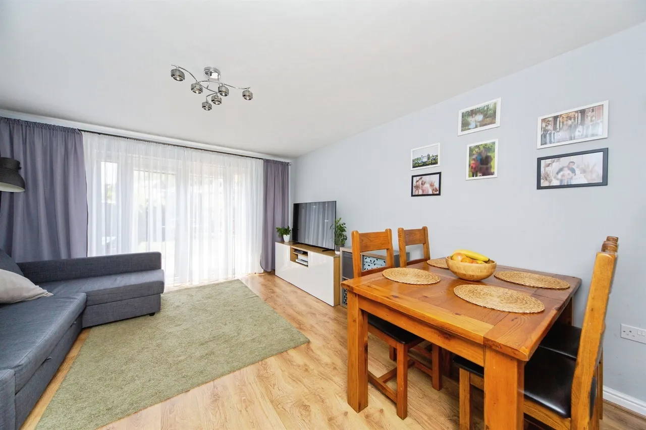 Robinson Road, Ellesmere Port, CH65, photo 5
