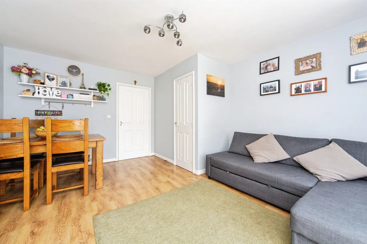 Robinson Road, Ellesmere Port, CH65, photo 6