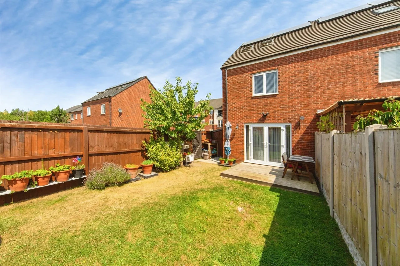 Robinson Road, Ellesmere Port, CH65, photo 21