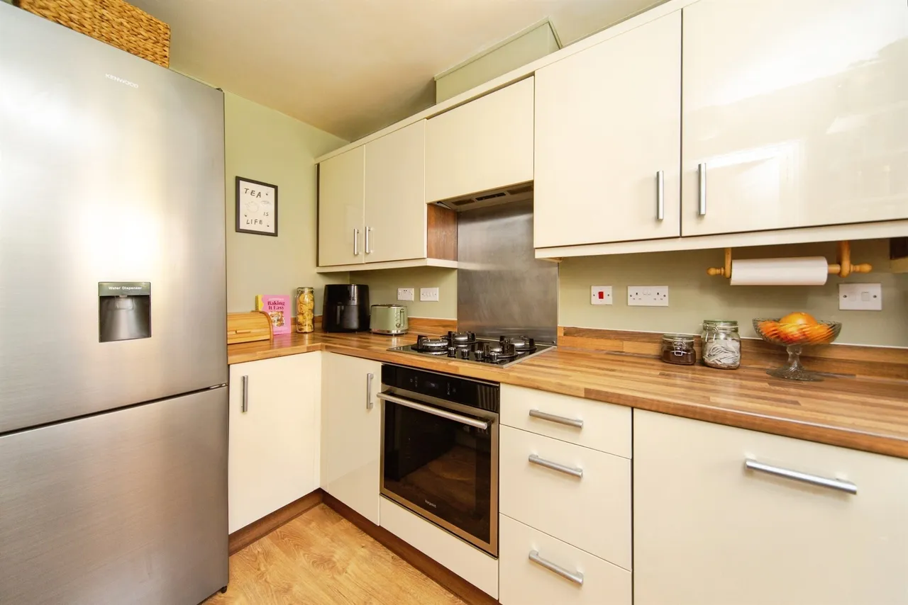 Robinson Road, Ellesmere Port, CH65, photo 3