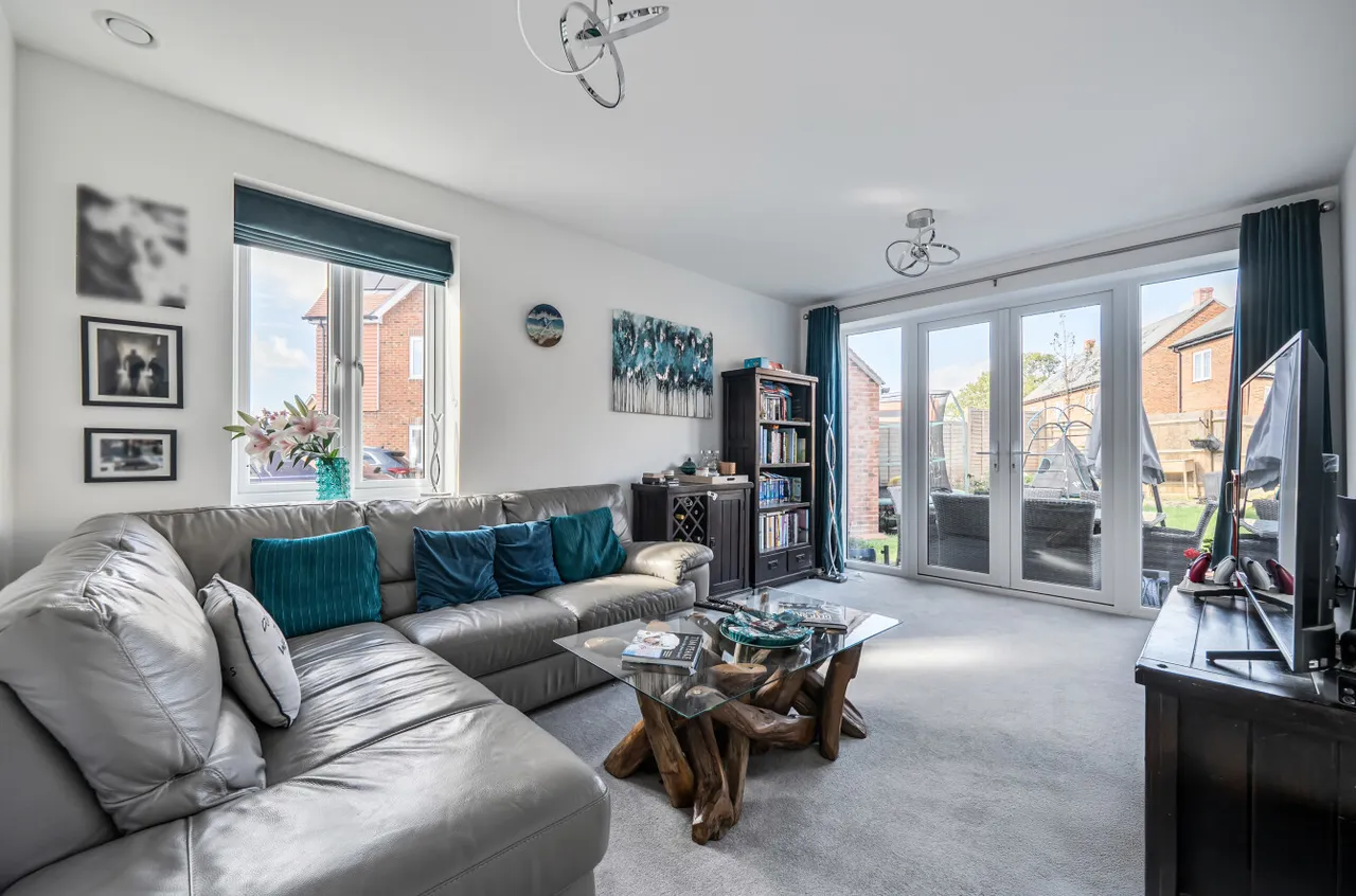 Emperor Road, Basingstoke, RG23, photo 2