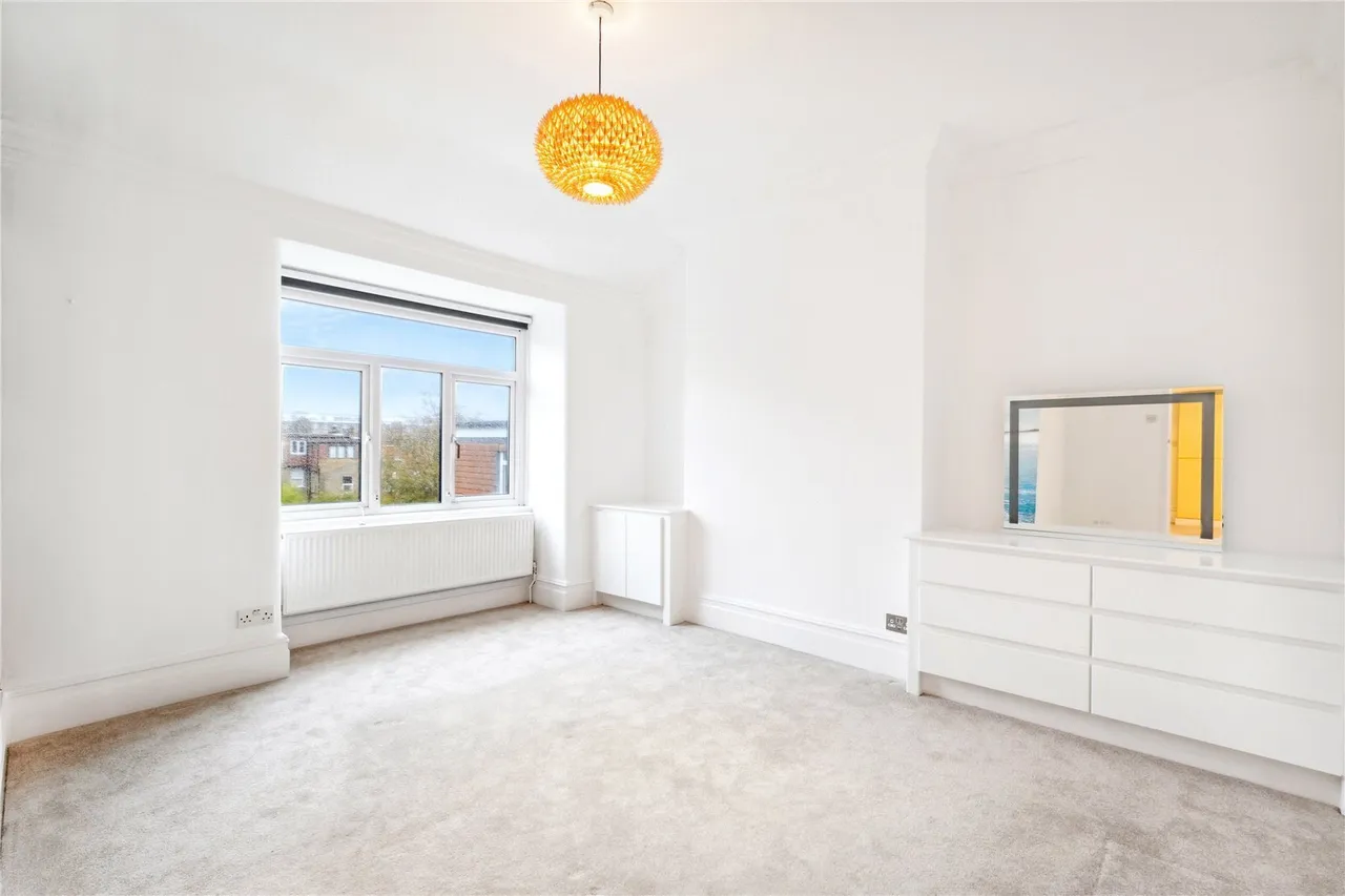 Old Oak Road, London, W3, photo 17