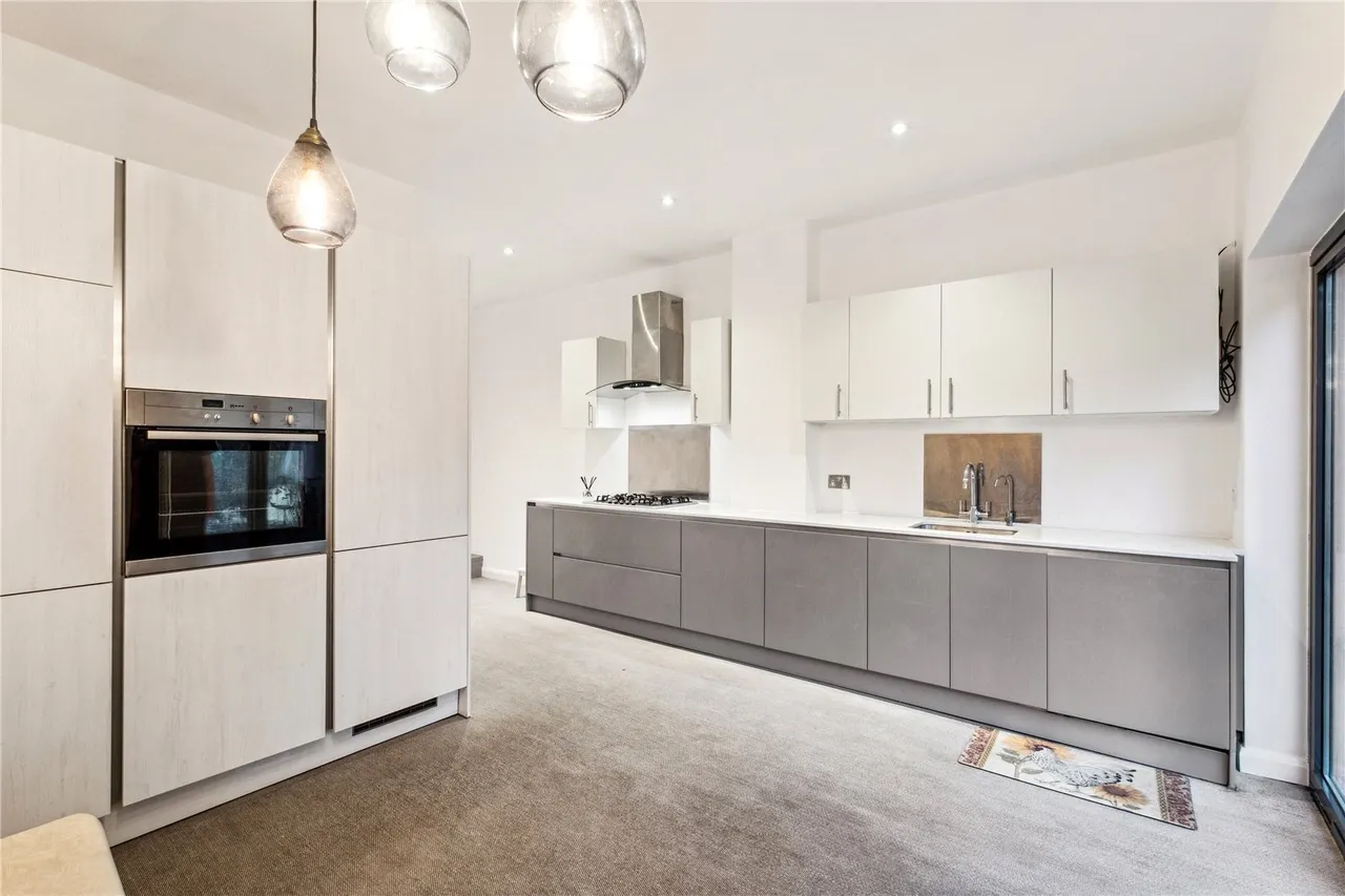 Old Oak Road, London, W3, photo 12