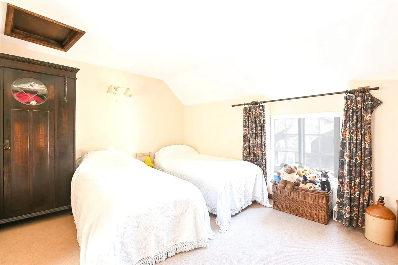 High Street, Harrold, MK43, photo 18