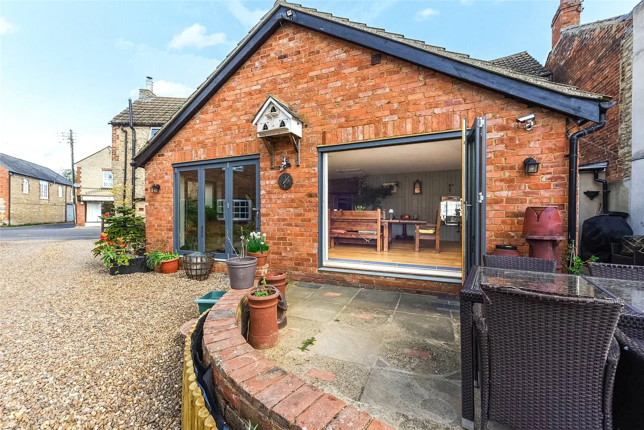 High Street, Harrold, MK43, photo 26