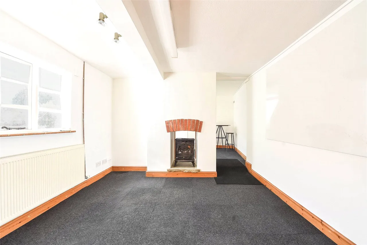 High Street, Harrold, MK43, photo 4