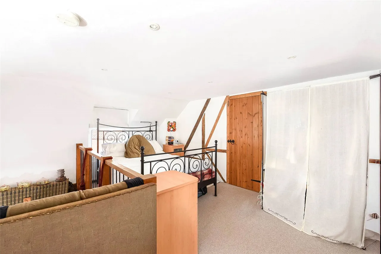 High Street, Harrold, MK43, photo 21