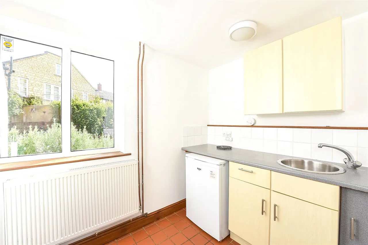 High Street, Harrold, MK43, photo 24