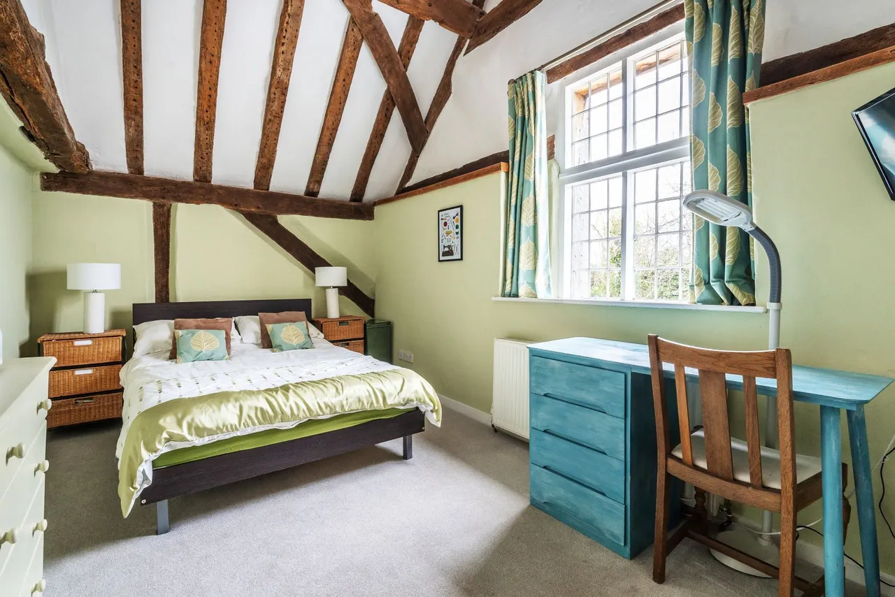 Hall Place, Cranleigh, Surrey, GU6 8LD, photo 12