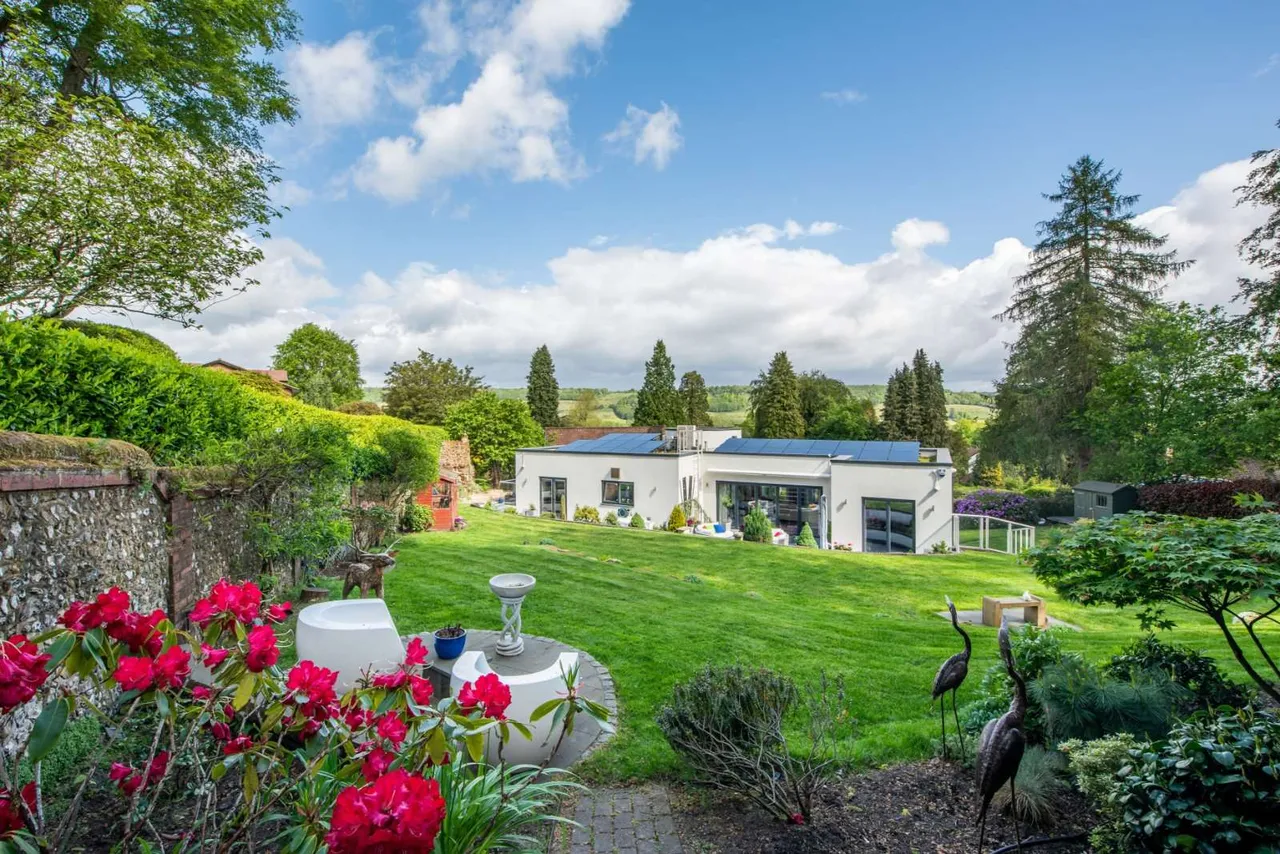 Broomfield Park, Westcott, RH4, photo 27