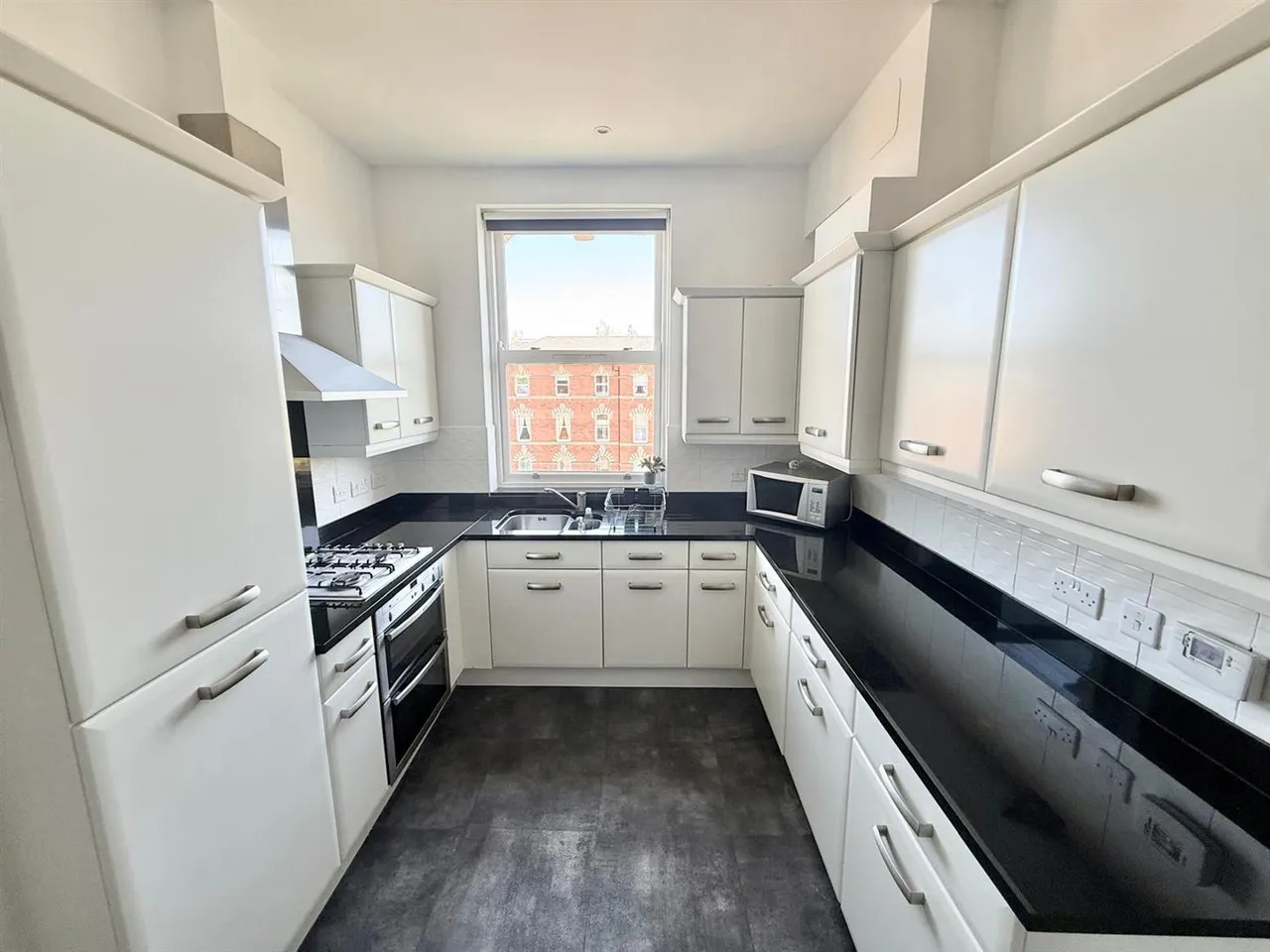 Pavilion Way, Macclesfield, SK10, photo 5