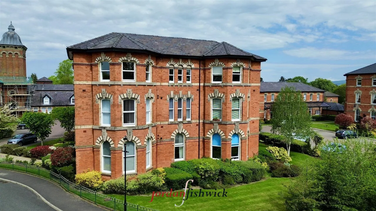 2 bed flat for sale, Pavilion Way, Macclesfield, SK10