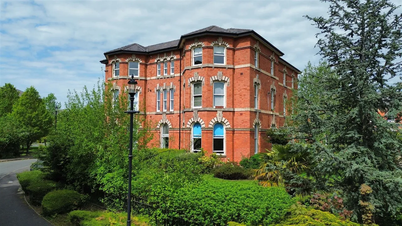 Pavilion Way, Macclesfield, SK10, photo 20