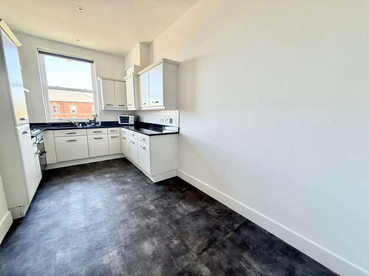 Pavilion Way, Macclesfield, SK10, photo 6