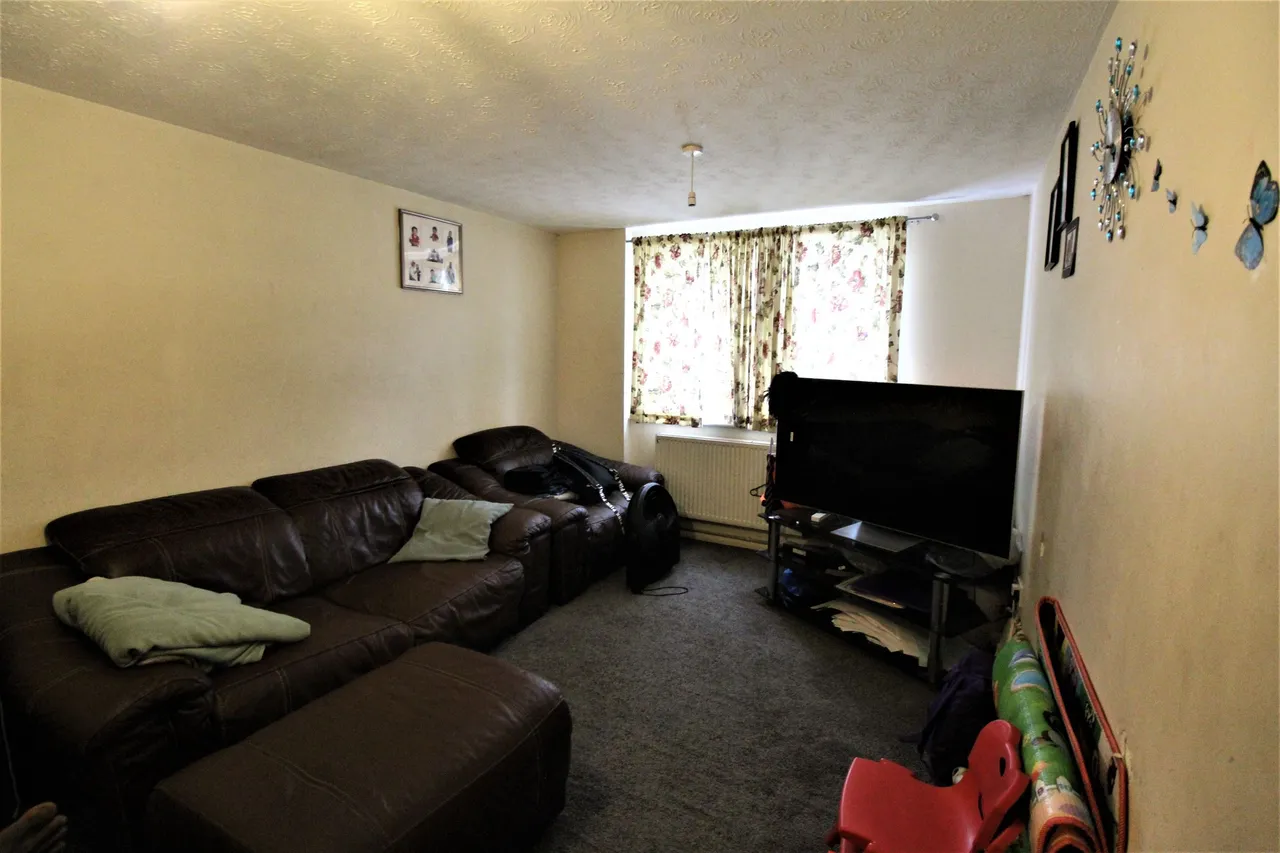 Wingrove Drive, Purfleet, Essex, RM19 1NB, photo 4