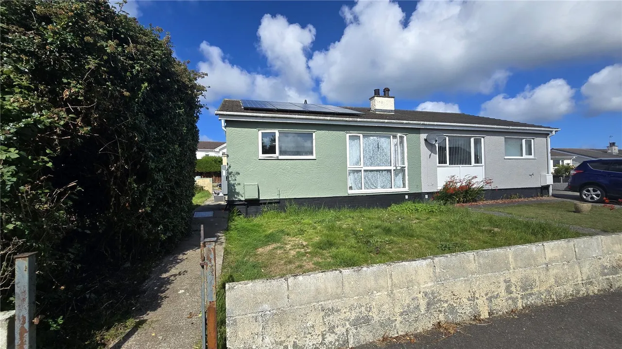 2 bed house for sale, Ffordd Llewelyn, Valley, LL65