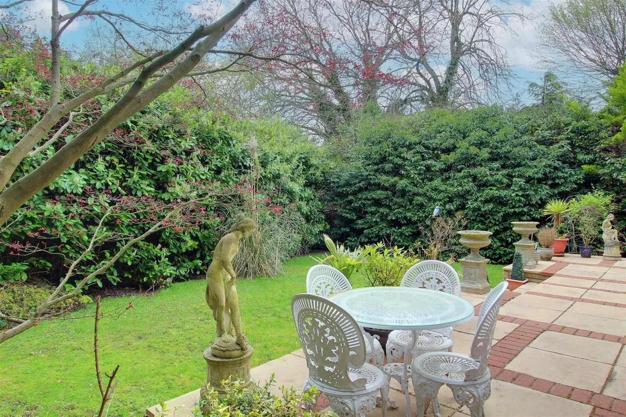 Westwood Close, Potters Bar EN6 1LH, photo 3