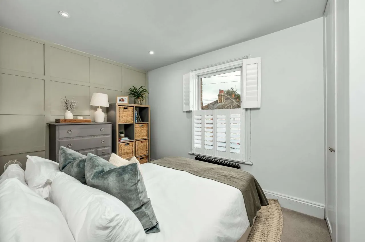 Albany Road, Hersham, KT12, photo 13