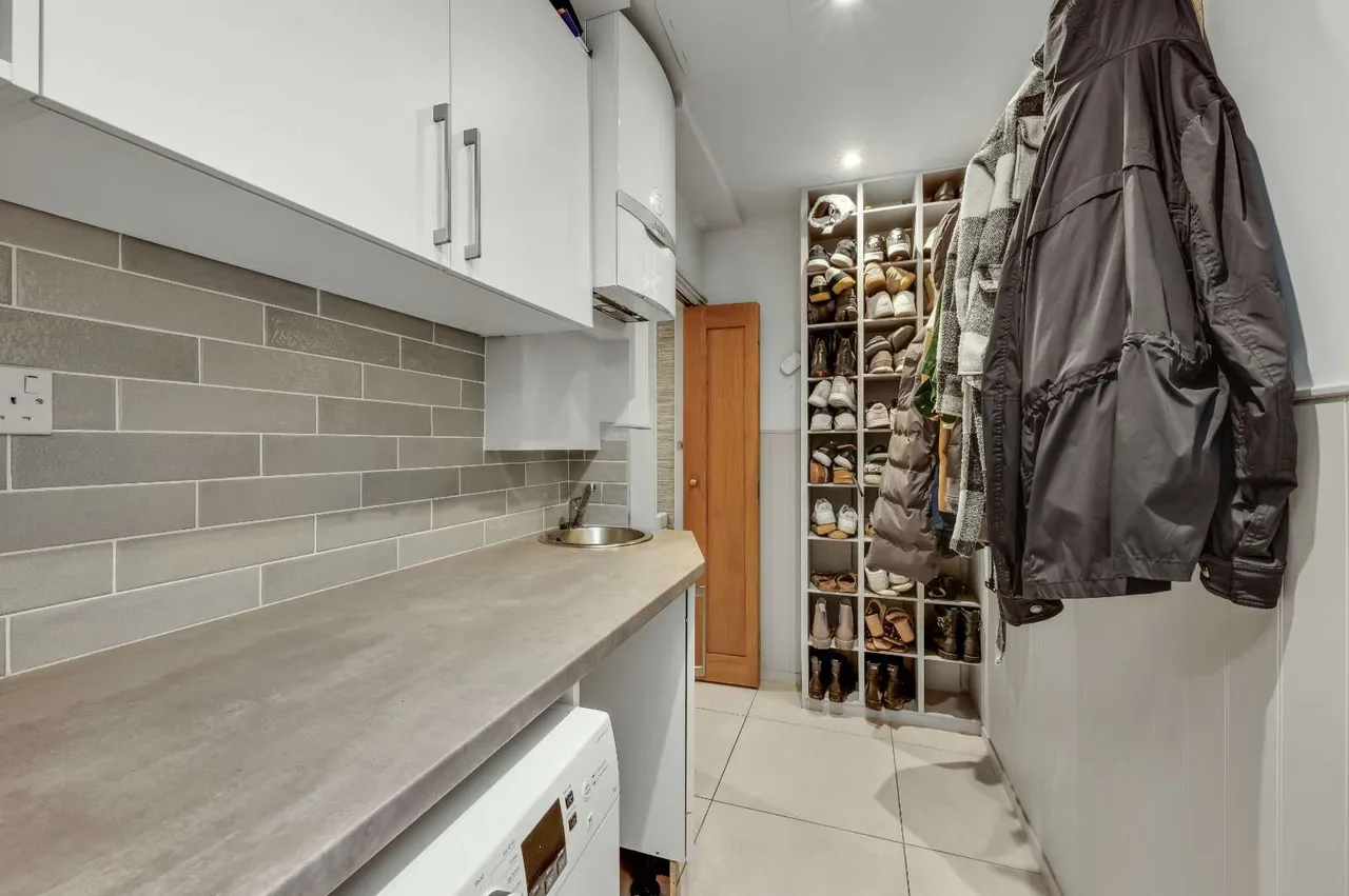 Albany Road, Hersham, KT12, photo 18