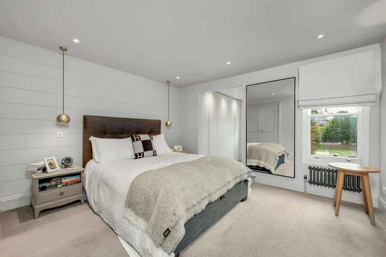 Albany Road, Hersham, KT12, photo 11