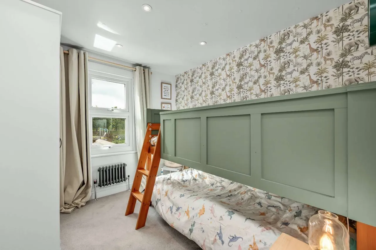 Albany Road, Hersham, KT12, photo 15
