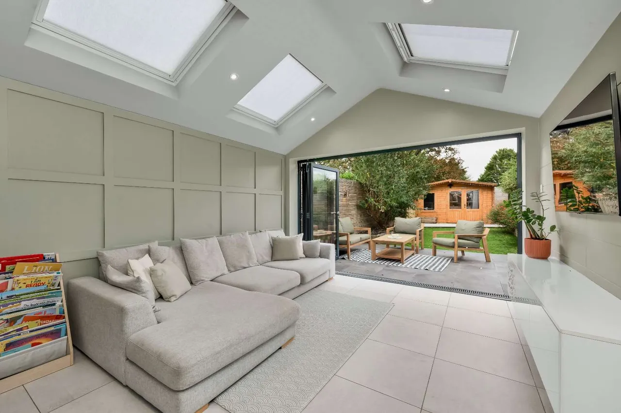 Albany Road, Hersham, KT12, photo 5