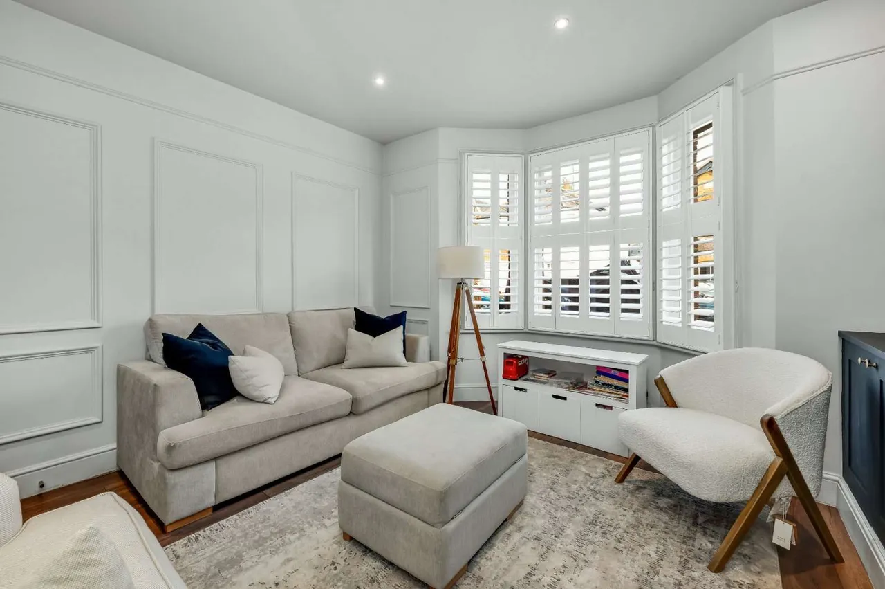 Albany Road, Hersham, KT12, photo 4