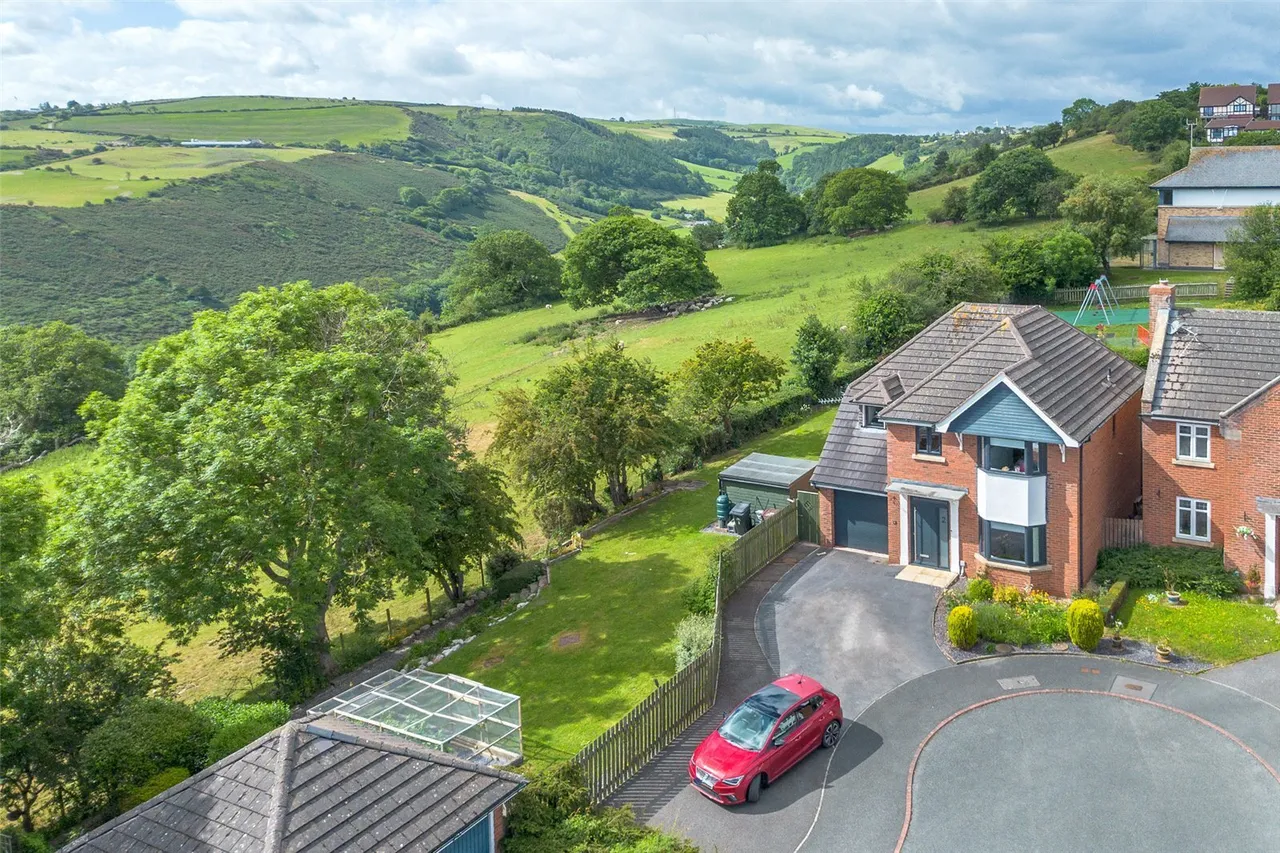 4 bed house for sale, Cerddedfa Glyder, Colwyn Bay