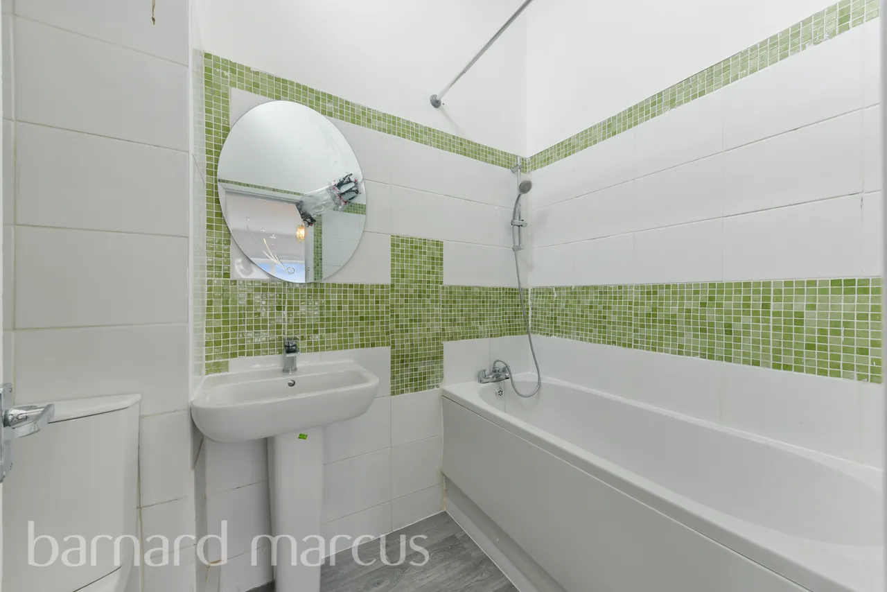 Clarence Crescent, LONDON, photo 6