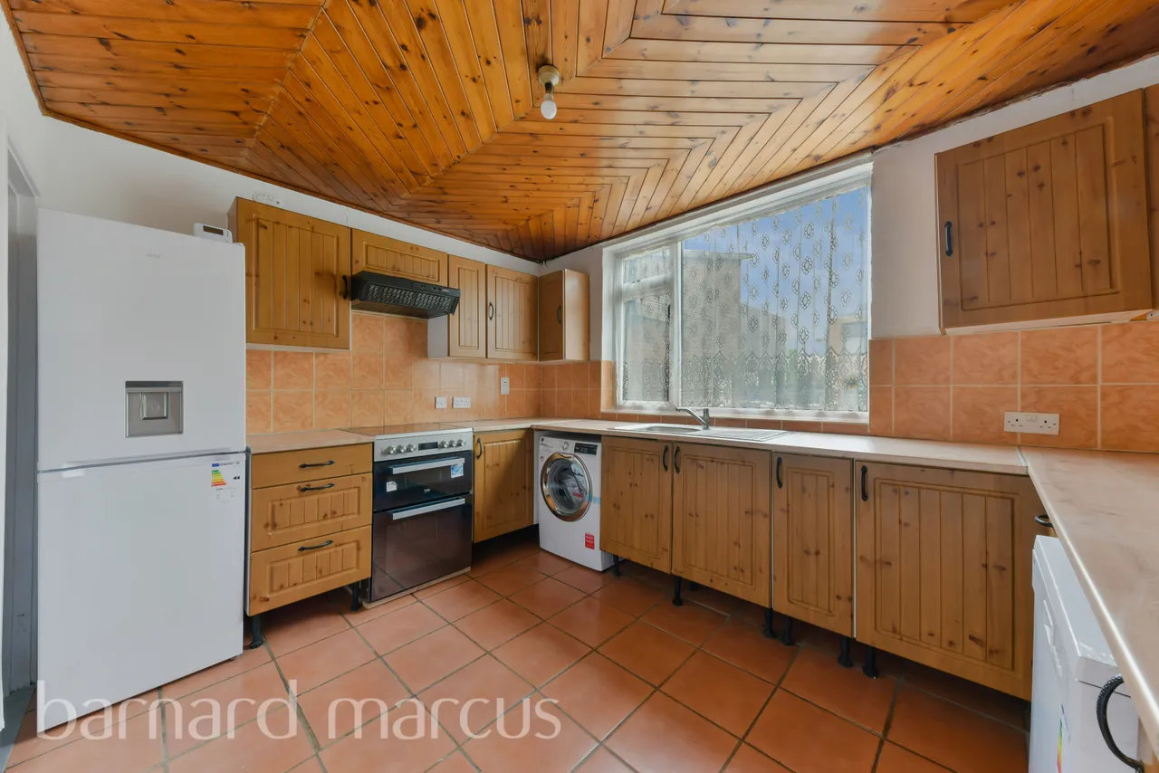 Clarence Crescent, LONDON, photo 5