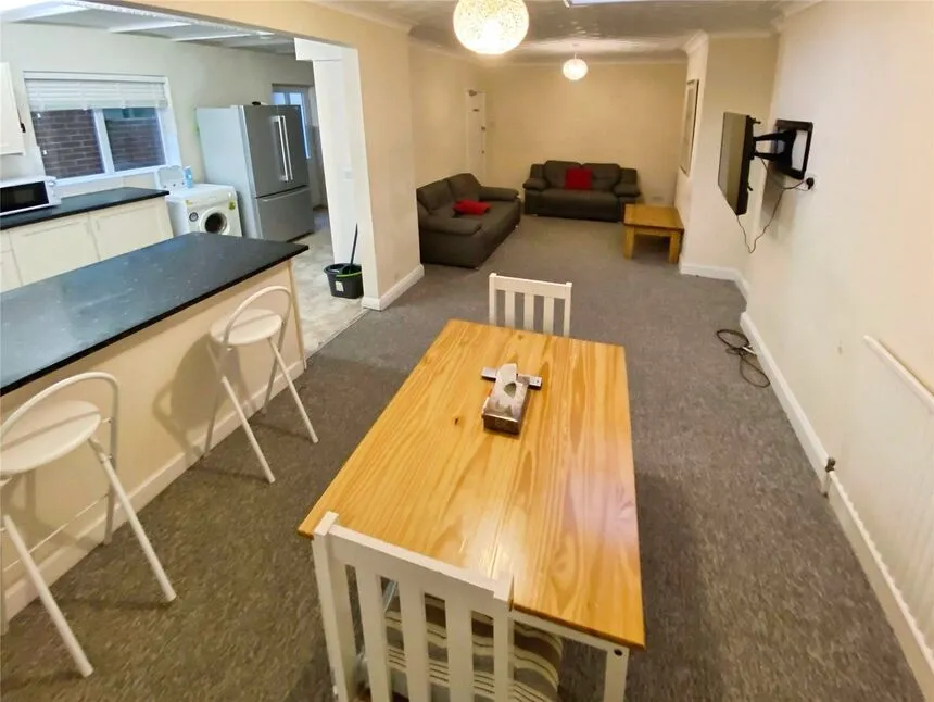 Beacon Road, Loughborough, Leicestershire, LE11, photo 4