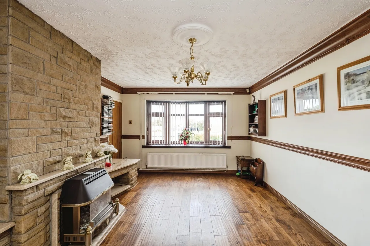 Heol Pen Tir Garw, Penlan, SA5, photo 6