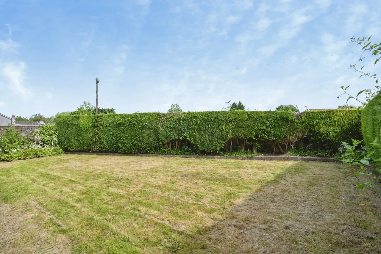 Heol Pen Tir Garw, Penlan, SA5, photo 22