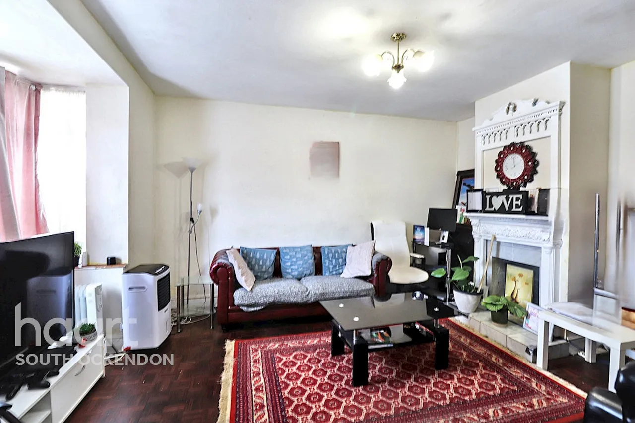 Usk Road, Aveley, RM15, photo 2
