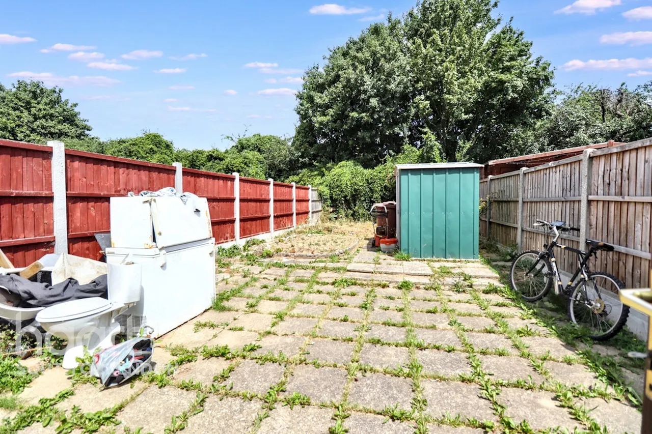 Usk Road, Aveley, RM15, photo 7