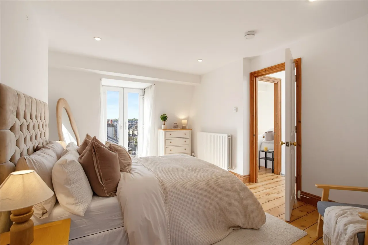 Battersea Rise, London, SW11, photo 6