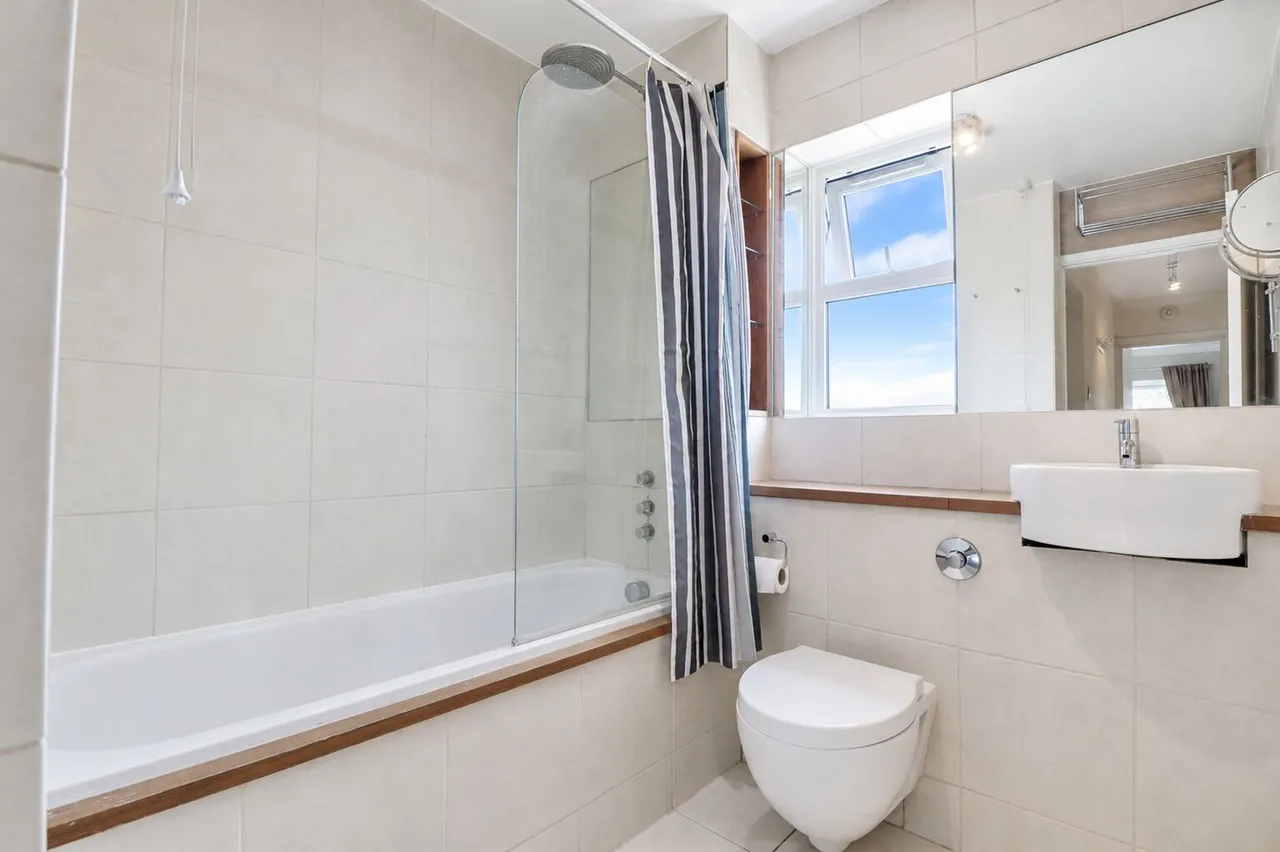 Saffron Road, High Wycombe, HP13, photo 4