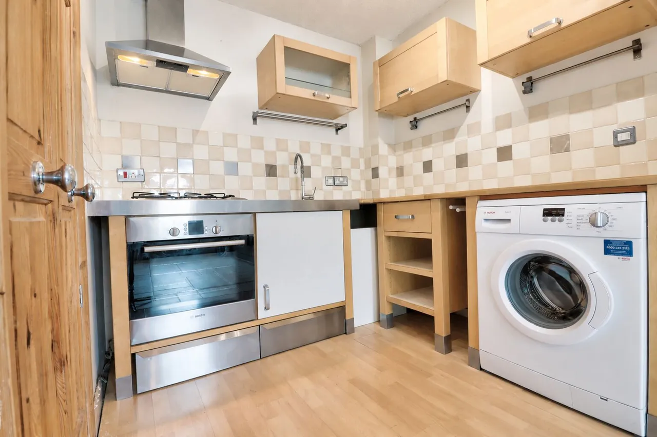 Saffron Road, High Wycombe, HP13, photo 2