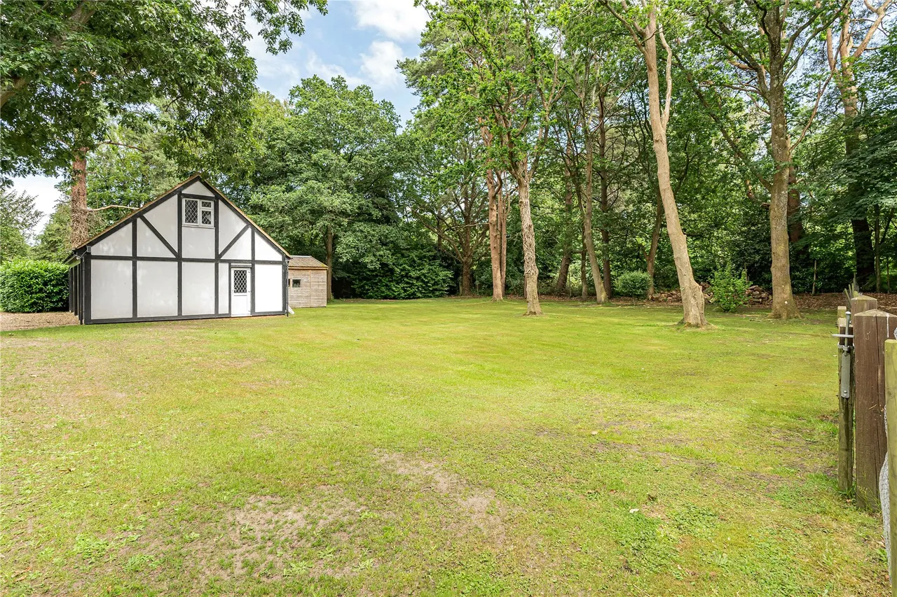 Crooksbury Road, Farnham, GU10, photo 17