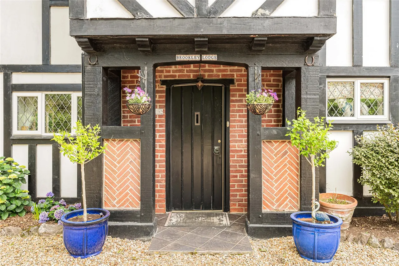 Crooksbury Road, Farnham, GU10, photo 13