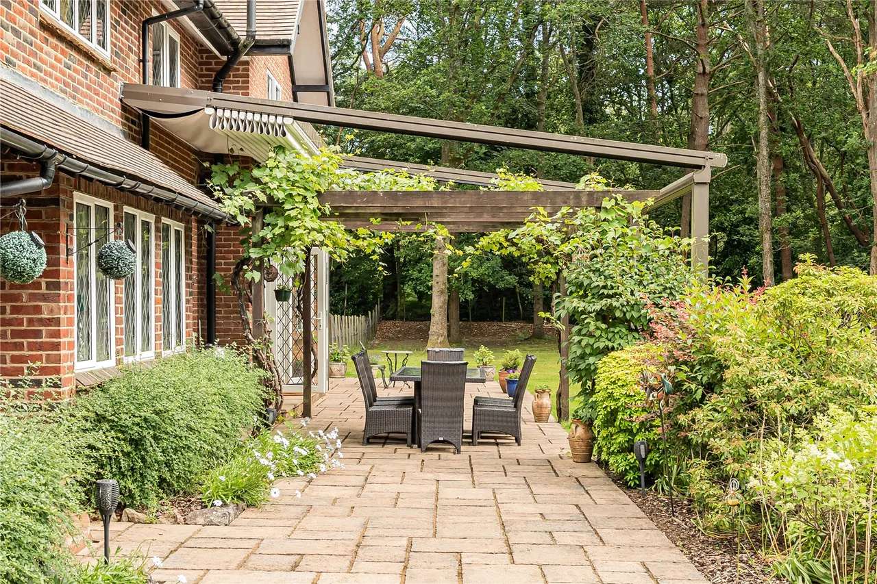 Crooksbury Road, Farnham, GU10, photo 18