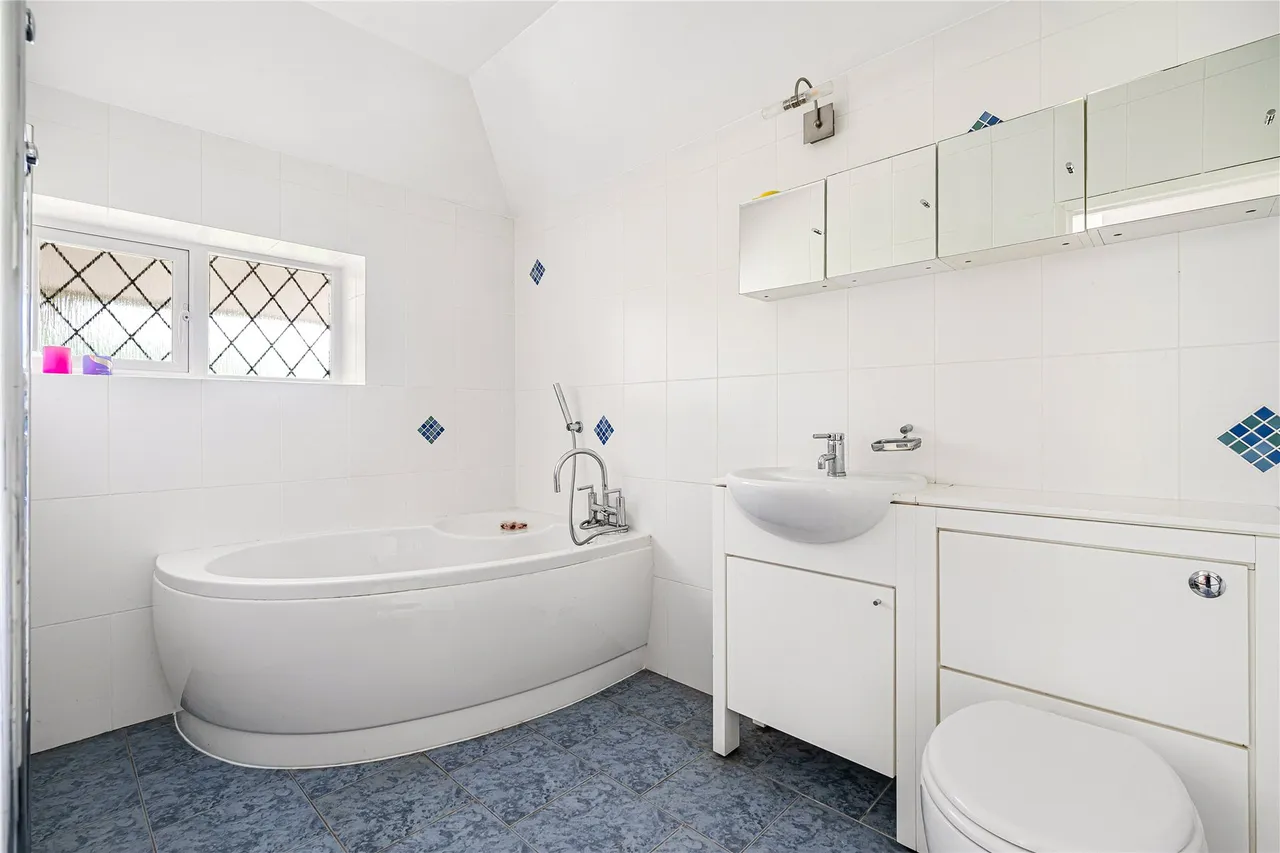 Crooksbury Road, Farnham, GU10, photo 29