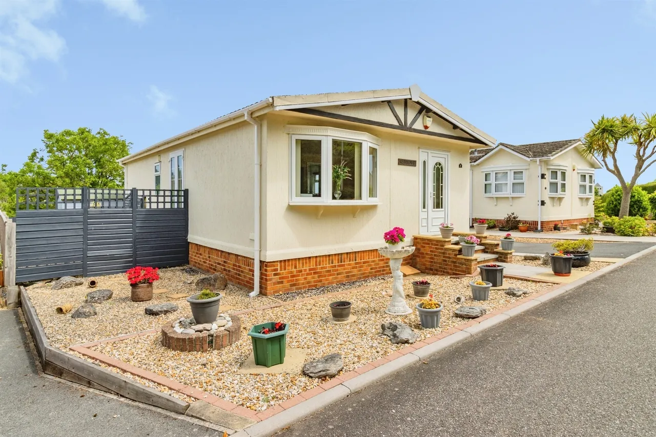 2 bed park home for sale — Grange Road, Paignton