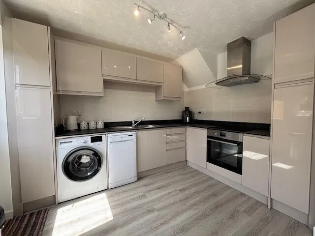 Mayfield Close, St Austell, PL25, photo 3