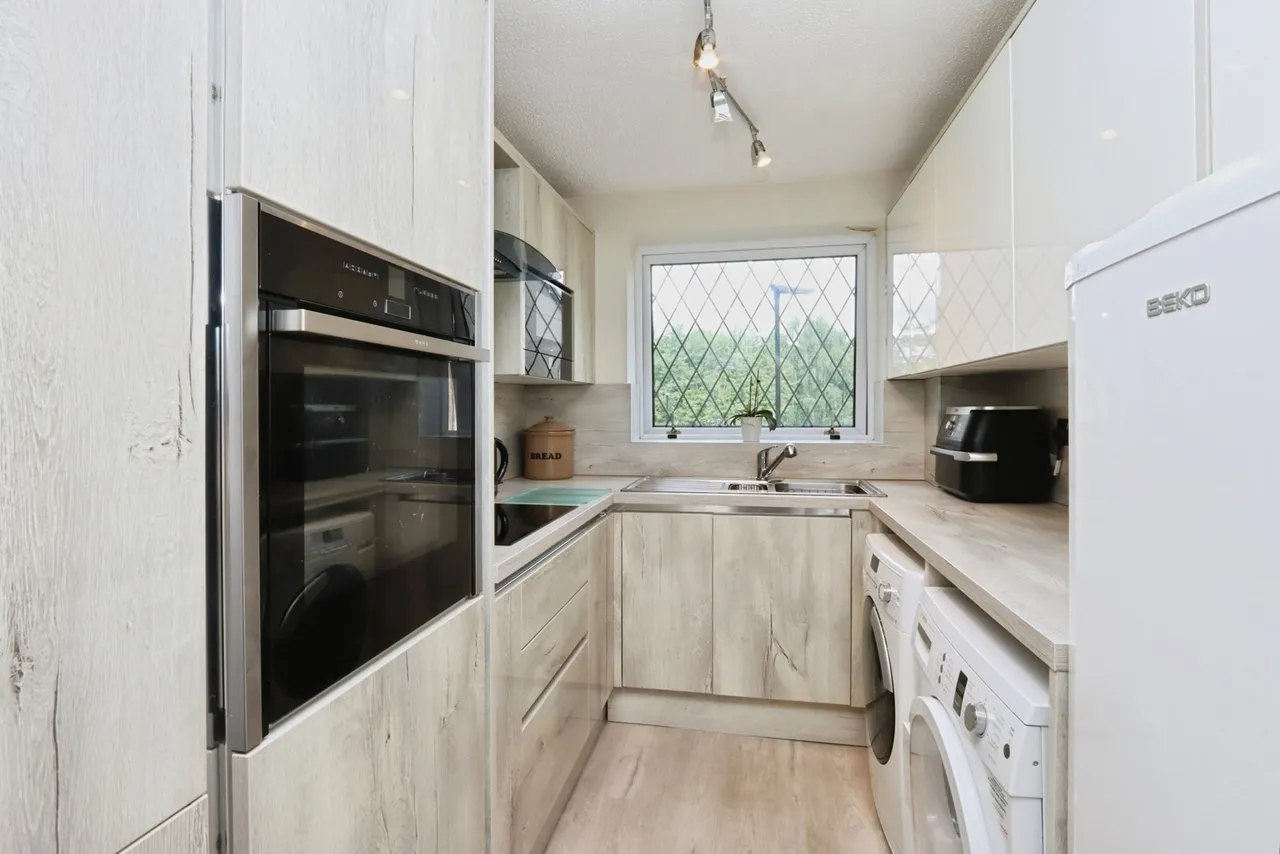 Park Grange Croft, SHEFFIELD, South Yorkshire, S2, photo 3