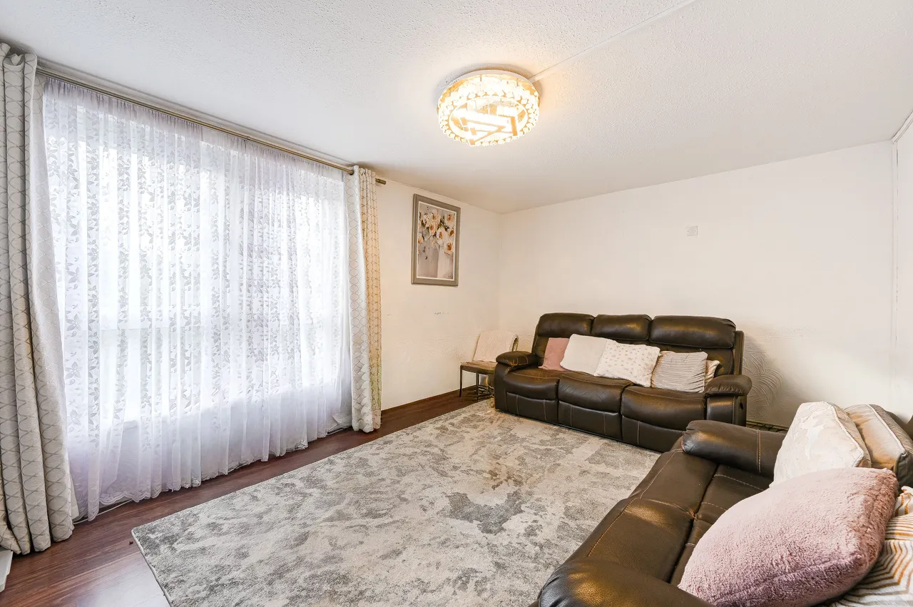 14 Cormorant Court, Pilot Close, London, photo 2
