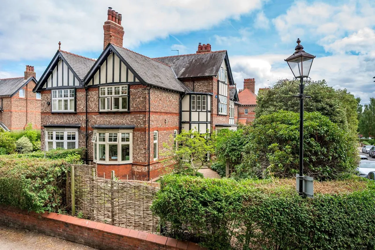 Hawthorn Park, Wilmslow, Cheshire, SK9 5BP, photo 2