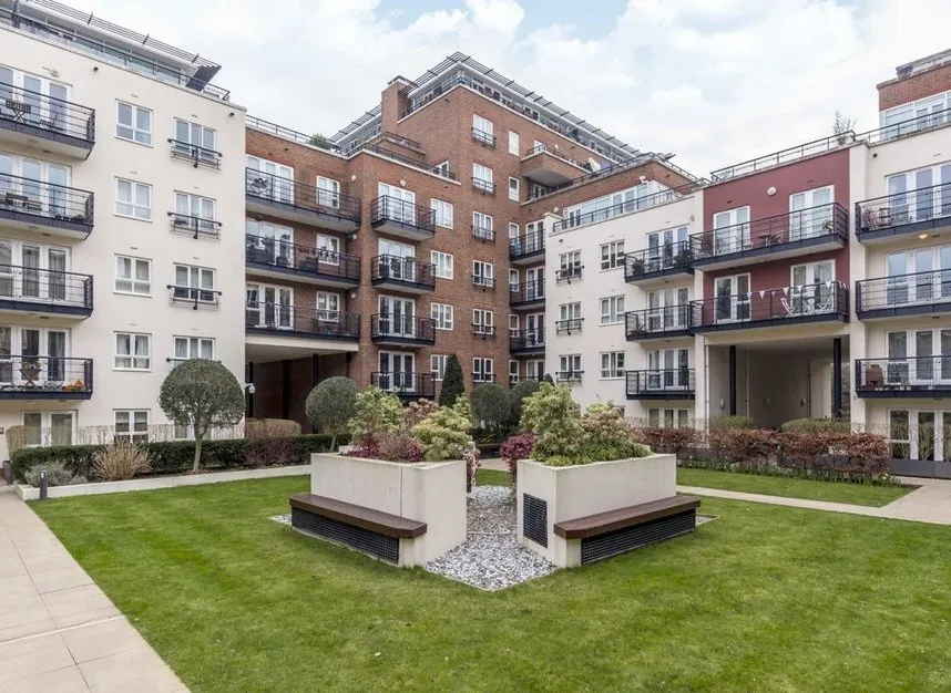 2 bed flat to rent — Royal Quarter, Kingston upon Thames, KT2