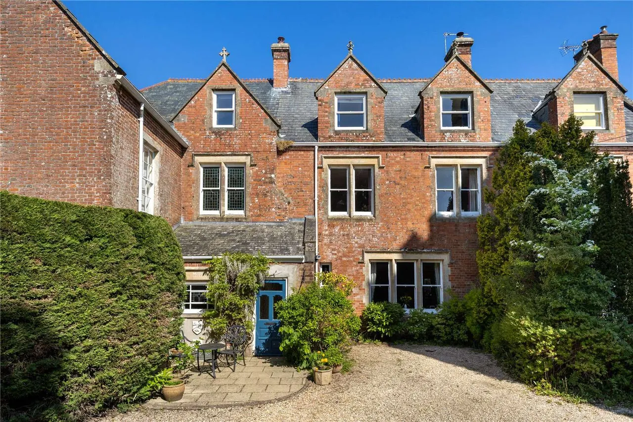 4 bed house for sale, Clyst St. George, Exeter, EX3